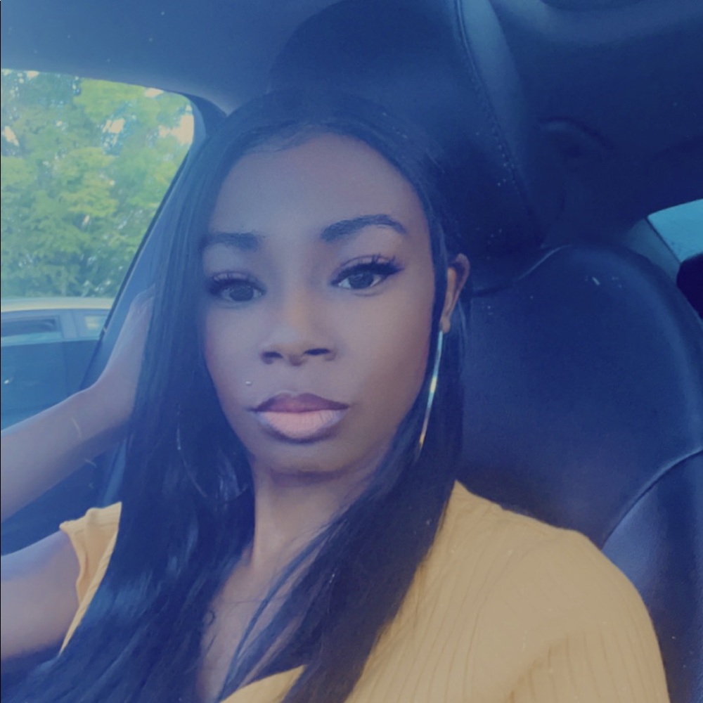 Meet your Posher, Jasmine